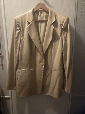 Armani Collezioni Women’s Cream/ Tan Single-Button Blazer